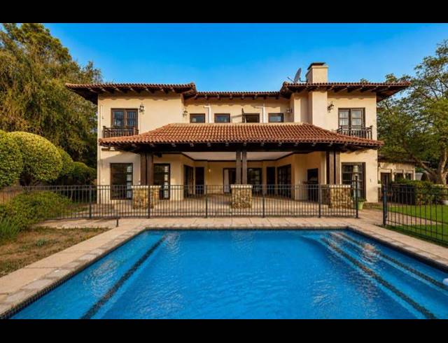 5 BEDROOM HOUSE FOR SALE IN WATERKLOOF RIDGE